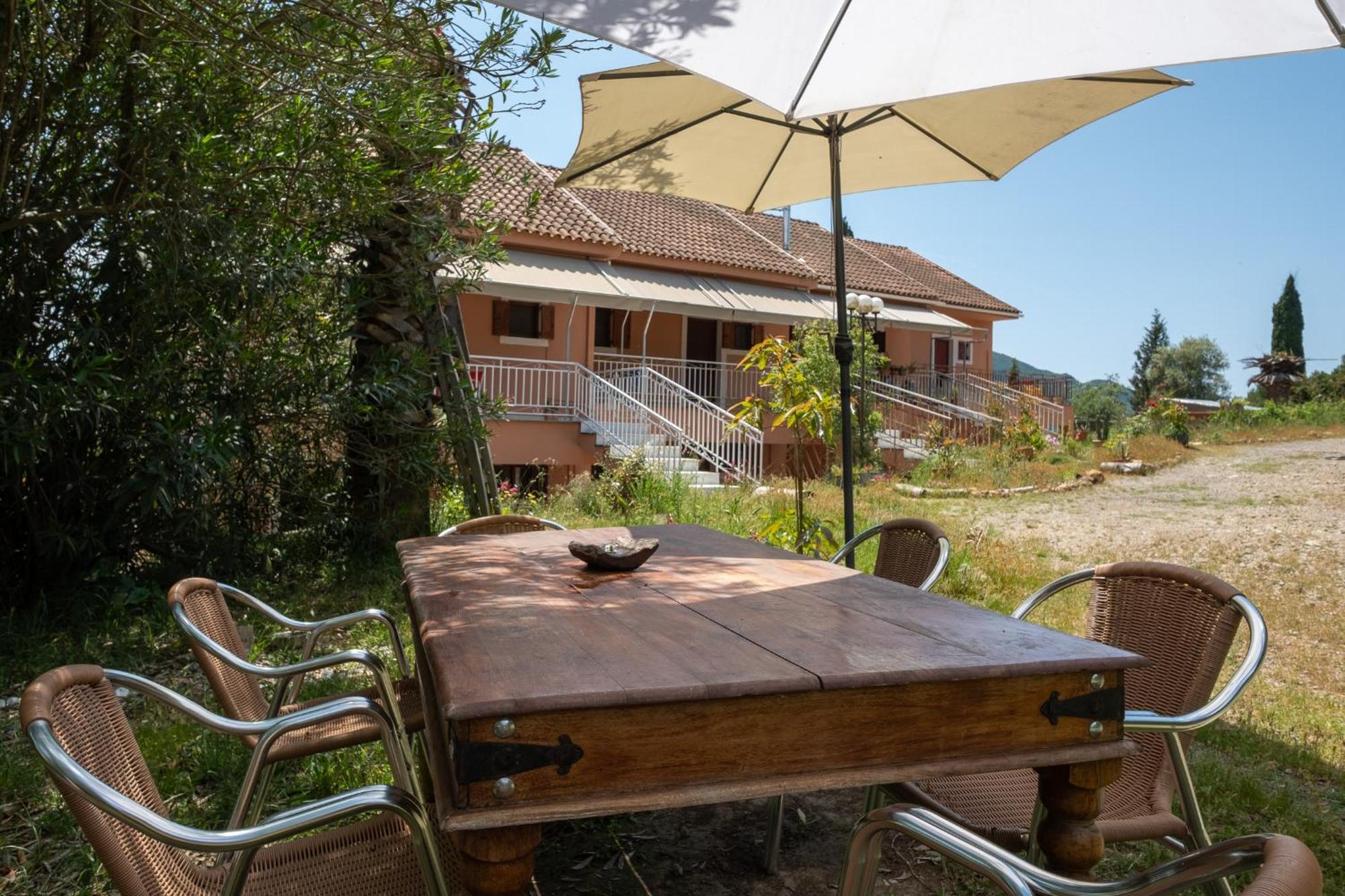 Kokkini Peach Budget Kokkínion Exterior foto
