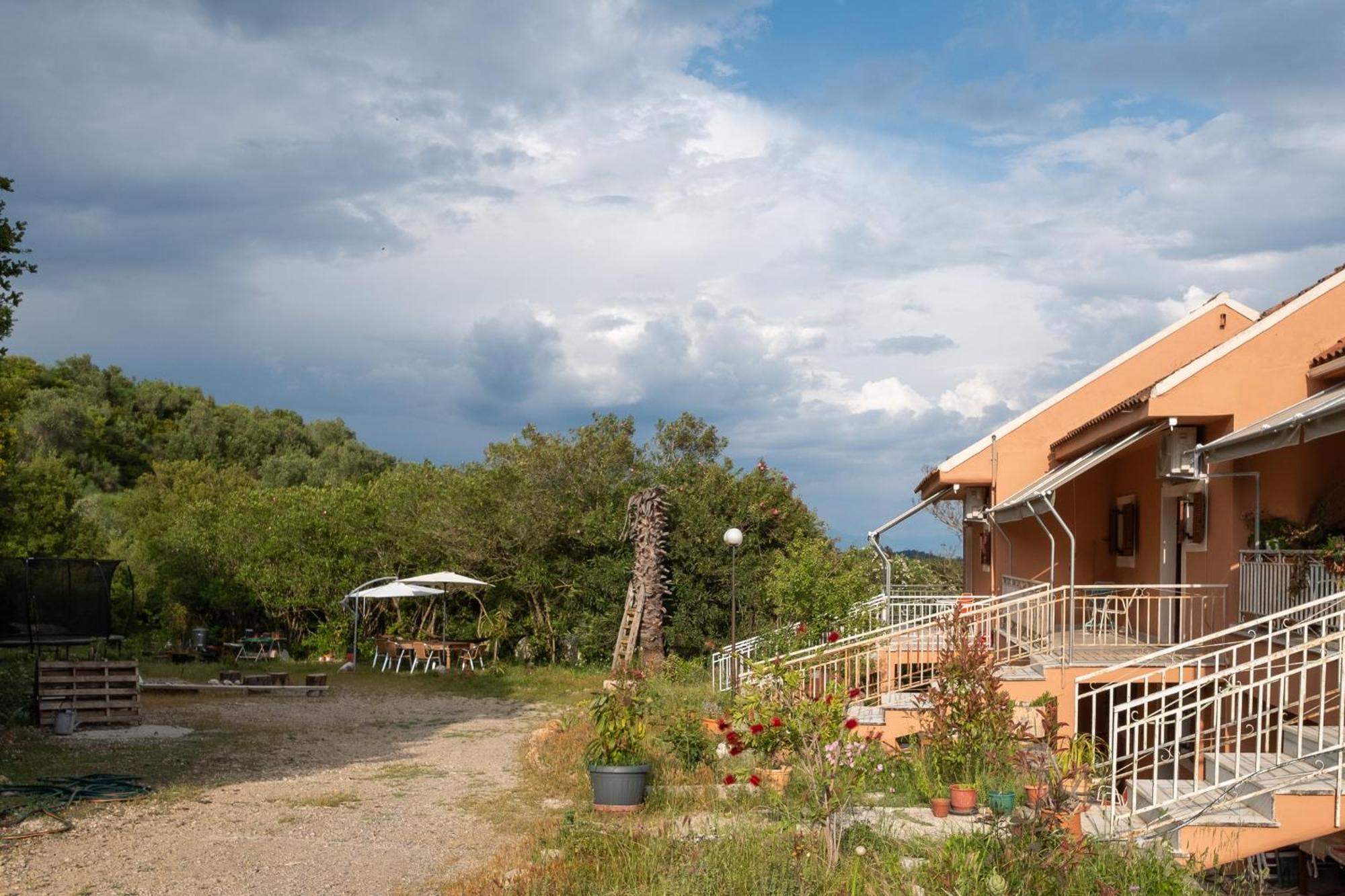 Kokkini Peach Budget Kokkínion Exterior foto